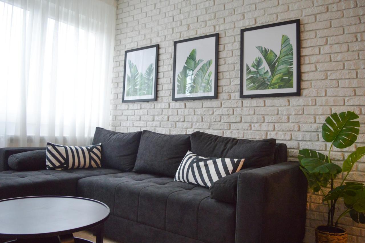 The Black & White Oasis Belgrade Exterior photo